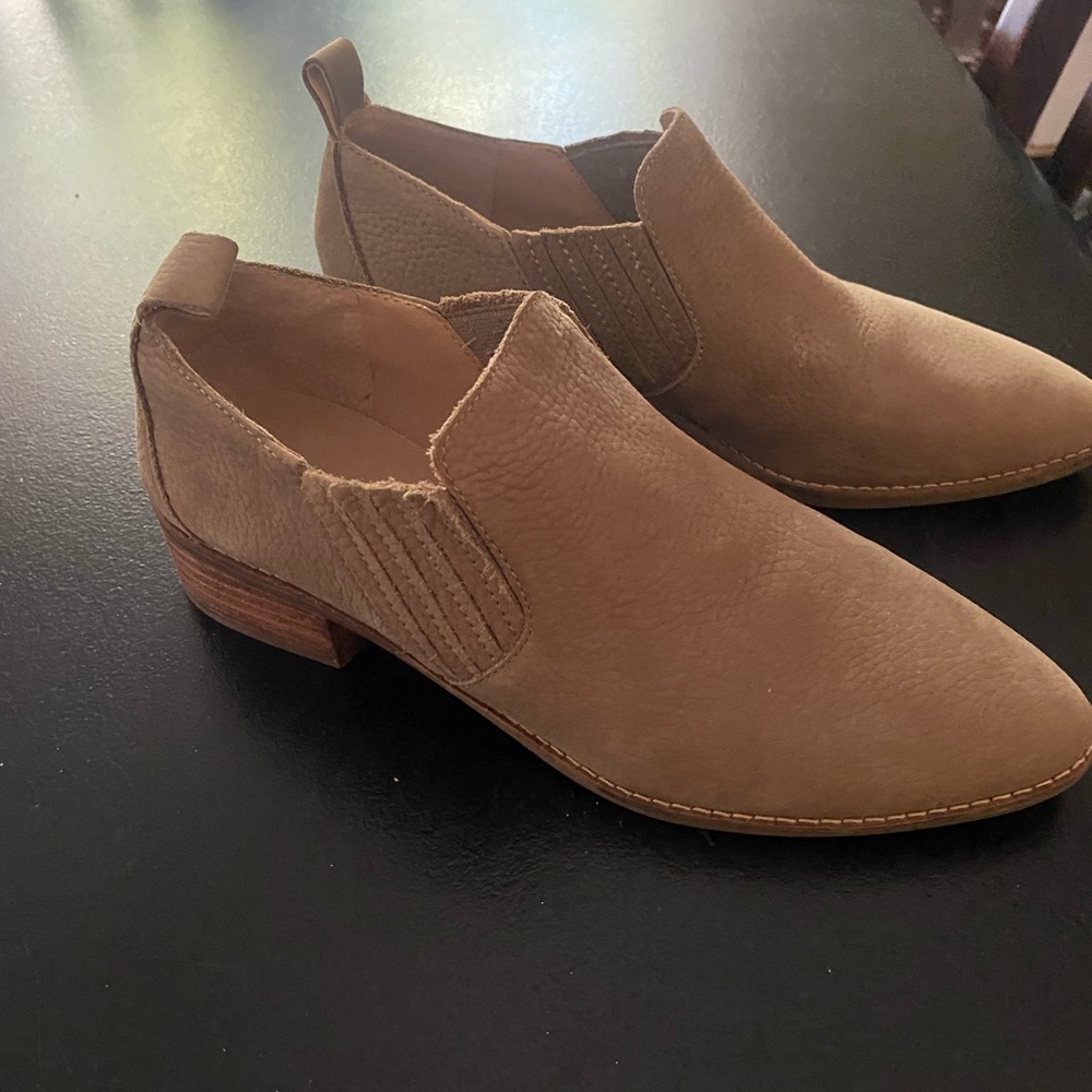 Lucky Brand Shooties  Sz 7 1/2